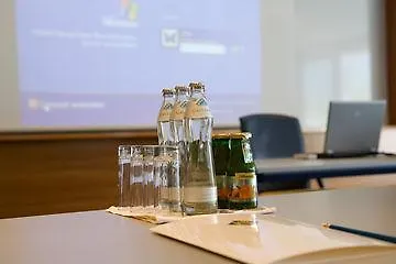 Penz West Ξενοδοχείο 4*