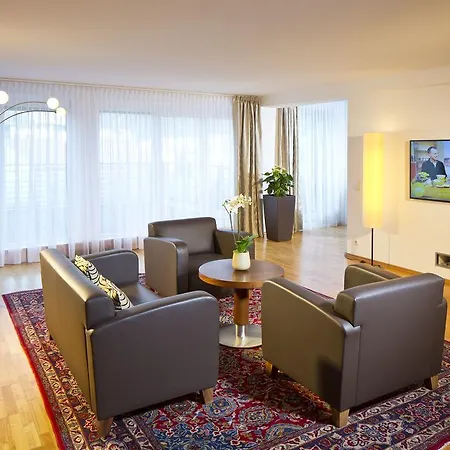 Penz West Hotel