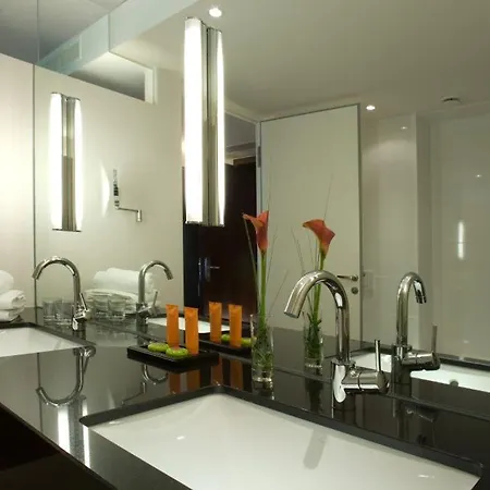 Penz West Szálloda 4*