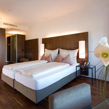 Szálloda Penz West 4*