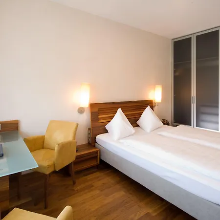 Penz West Hotel