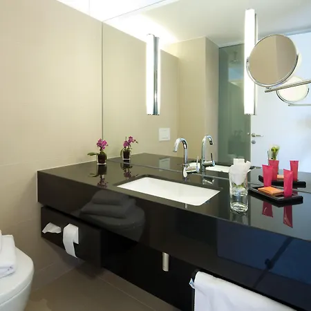 Penz West Hotel 4*
