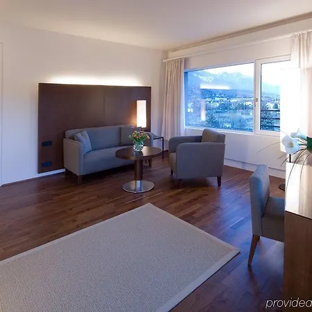 Penz West Hotel 4*