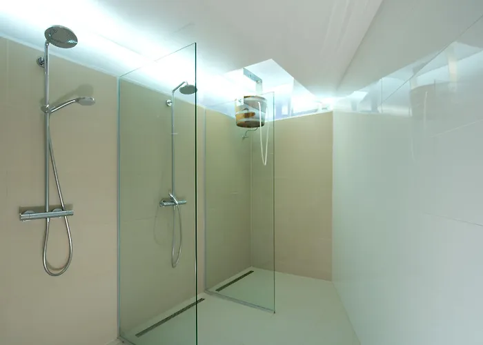 Penz West Готель 4*